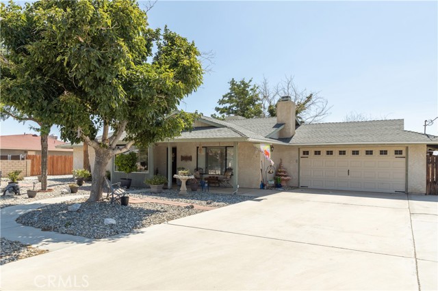 12386 Pawnee Road, Apple Valley CA: https://media.crmls.org/medias/64e39f01-48aa-4ff2-a7ba-c42b39097f2b.jpg