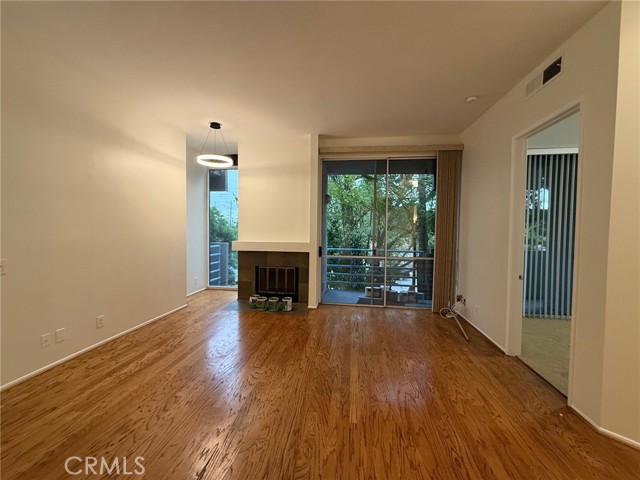 5151 Balboa Boulevard, Encino CA: https://media.crmls.org/medias/64e3a800-197d-4c39-9035-88673a7af9f3.jpg