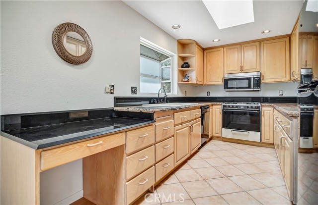 Detail Gallery Image 5 of 49 For 22011 Callado Way, Topanga,  CA 90290 - 2 Beds | 2 Baths