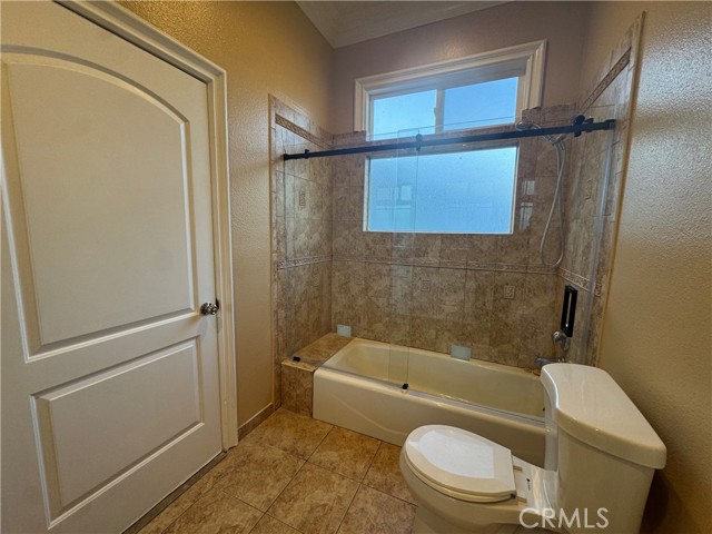 Detail Gallery Image 15 of 28 For 4912 Hesperia, Encino,  CA 91316 - 3 Beds | 2/1 Baths