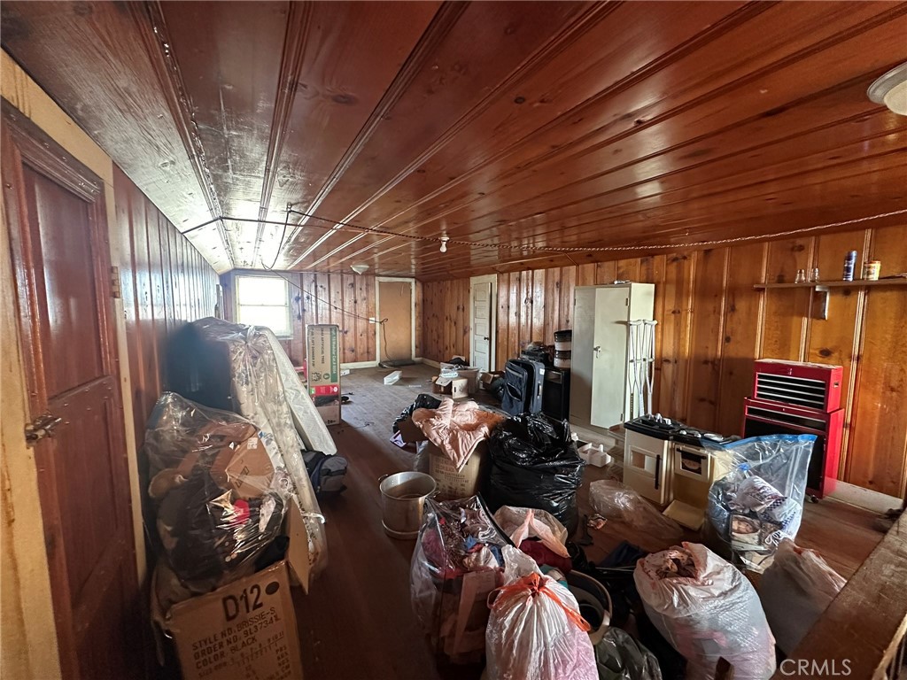 https://media.crmls.org/medias/64e4b226-830b-4f77-82a4-3dbd9ebbb52c.jpg?preset=X-Large