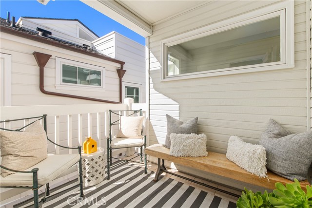 Detail Gallery Image 16 of 33 For 608 Poinsettia Ave #B,  Corona Del Mar,  CA 92625 - 2 Beds | 2 Baths