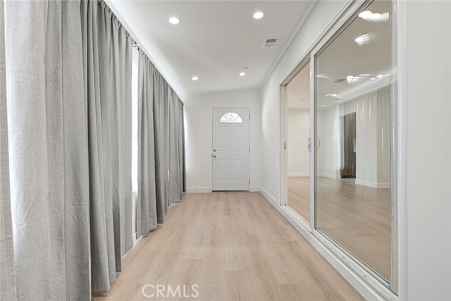 Detail Gallery Image 13 of 26 For 13327 Strathern St, North Hollywood,  CA 91605 - 3 Beds | 2 Baths