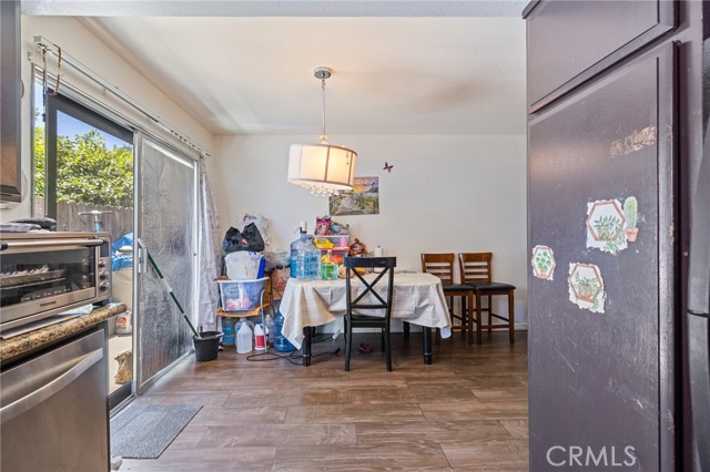 220 S Palm Avenue, Santa Paula CA: https://media.crmls.org/medias/64e6612a-97f5-4183-b706-9d9eabb23f1a.jpg