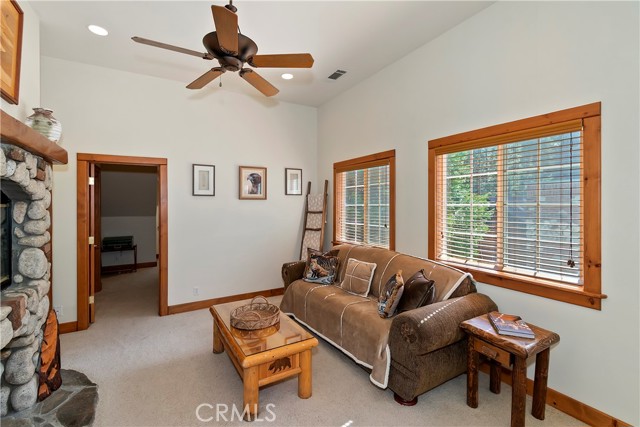 Detail Gallery Image 26 of 53 For 28637 Shenandoah, Lake Arrowhead,  CA 92352 - 4 Beds | 2/1 Baths