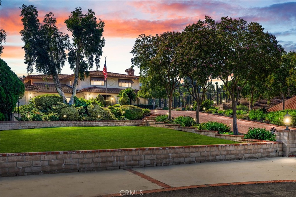 1922 Country Club Lane