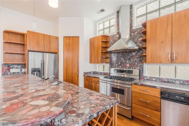 221 17th, Manhattan Beach, California 90266, 5 Bedrooms Bedrooms, ,6 BathroomsBathrooms,Residential,For Sale,17th,SR26091960