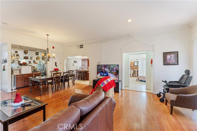 106 Estrella Street, Rancho Mirage CA: https://media.crmls.org/medias/64e9b4da-f1f2-4db0-9a73-ee6e1f8a44bf.jpg