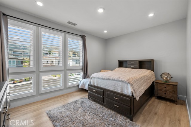 Image 20 of 33 For 20720 Liana Court