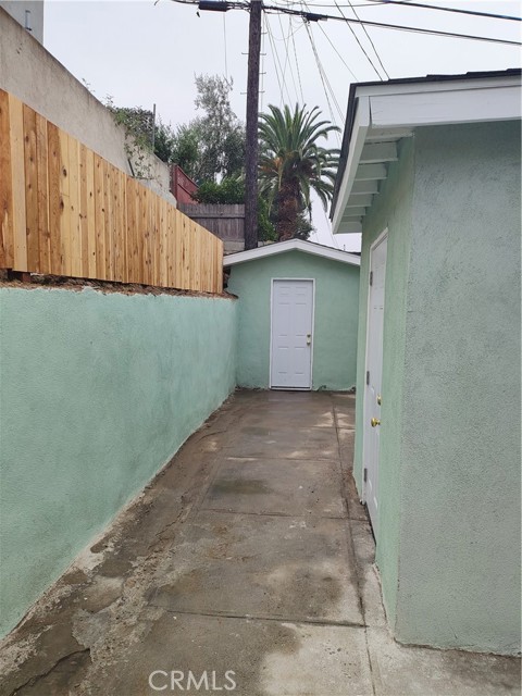 1680 S Rimpau Boulevard, Los Angeles CA: https://media.crmls.org/medias/64eb77d7-7884-47ad-94d0-6b67a3d6ca36.jpg