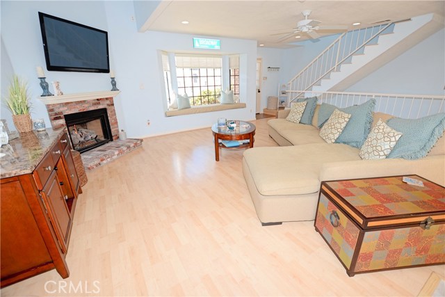 240 Broadway, Redondo Beach, California 90277, 3 Bedrooms Bedrooms, ,1 BathroomBathrooms,Residential,Sold,Broadway,SB17033928