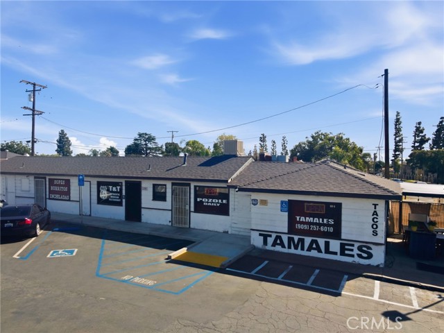 8111 Foothill Boulevard, Rancho Cucamonga CA: https://media.crmls.org/medias/64ed369f-57a8-4bc4-b489-210e4928dc2d.jpg