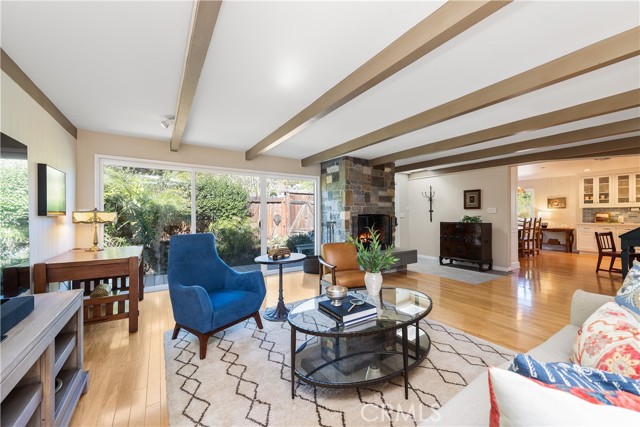 2102 Buena Vista Drive, Camarillo CA: https://media.crmls.org/medias/64ee213c-6f0b-4908-8ad8-3f783531d32f.jpg