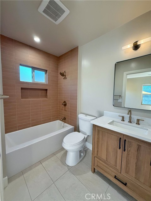 Detail Gallery Image 12 of 31 For 2953 S Bronson, Los Angeles,  CA 90018 - 3 Beds | 2 Baths