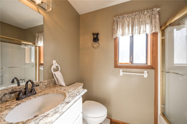 301 Downey Drive, Big Bear City CA: https://media.crmls.org/medias/64ee94d7-56fc-4114-981c-25edab8d39f5.jpg