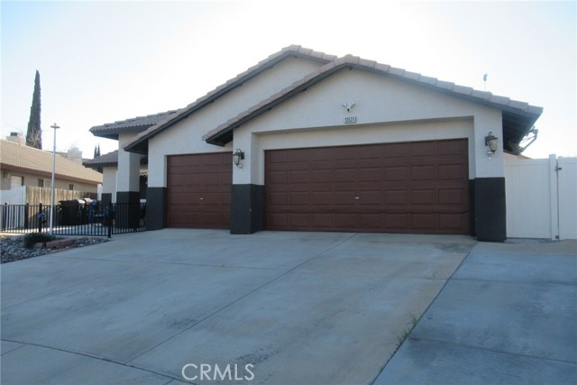 Detail Gallery Image 2 of 28 For 13531 Thistle St, Victorville,  CA 92392 - 3 Beds | 2 Baths