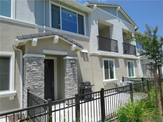 Detail Gallery Image 1 of 1 For 16621 Wyndham Ln #9,  Fontana,  CA 92336 - 2 Beds | 2/1 Baths