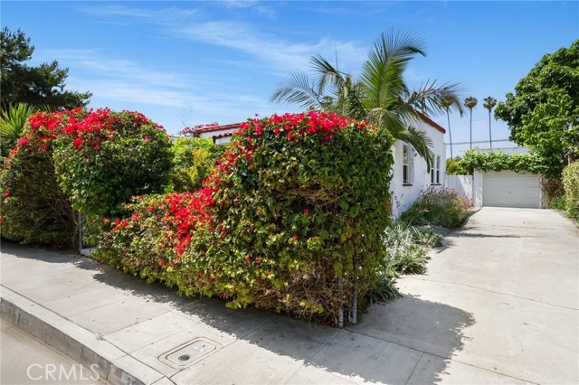 35 East 53rd Street, Long Beach, California 90805, 3 Bedrooms Bedrooms, ,1 BathroomBathrooms,Single Family Residence,For Sale,East 53rd Street,PW24118890