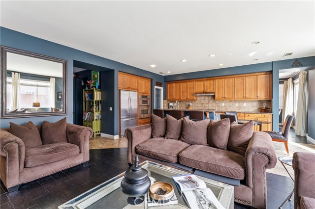 Detail Gallery Image 16 of 43 For 10889 Cameron Ct, Corona,  CA 92883 - 6 Beds | 4/1 Baths