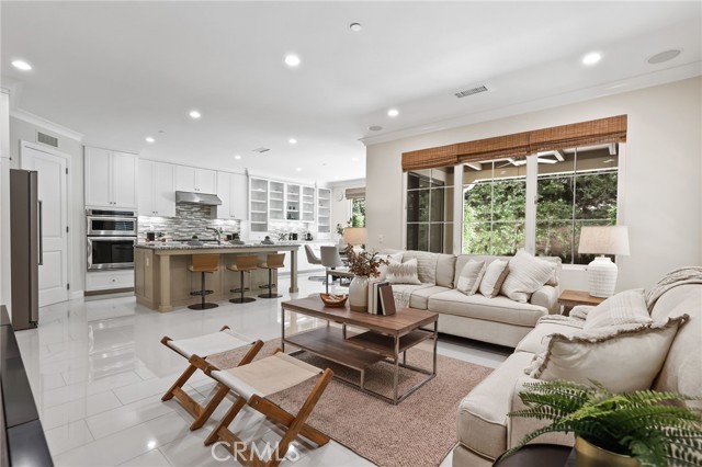 Detail Gallery Image 4 of 38 For 62 Wrangler, Irvine,  CA 92602 - 4 Beds | 4 Baths