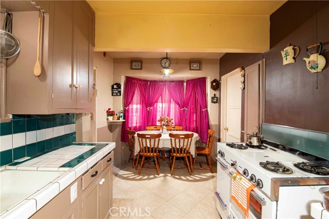 Detail Gallery Image 5 of 46 For 14422 Tiara St, Van Nuys,  CA 91401 - 2 Beds | 1 Baths