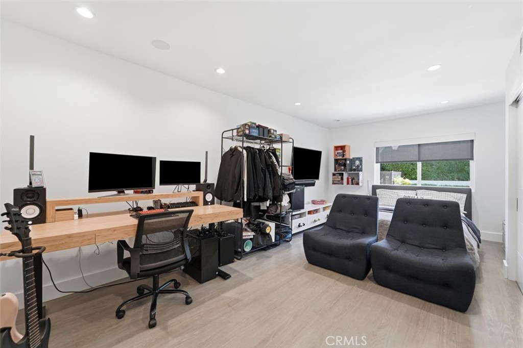 https://media.crmls.org/medias/64f03052-8939-4da1-b511-38194a2d2116.jpg?preset=X-Large