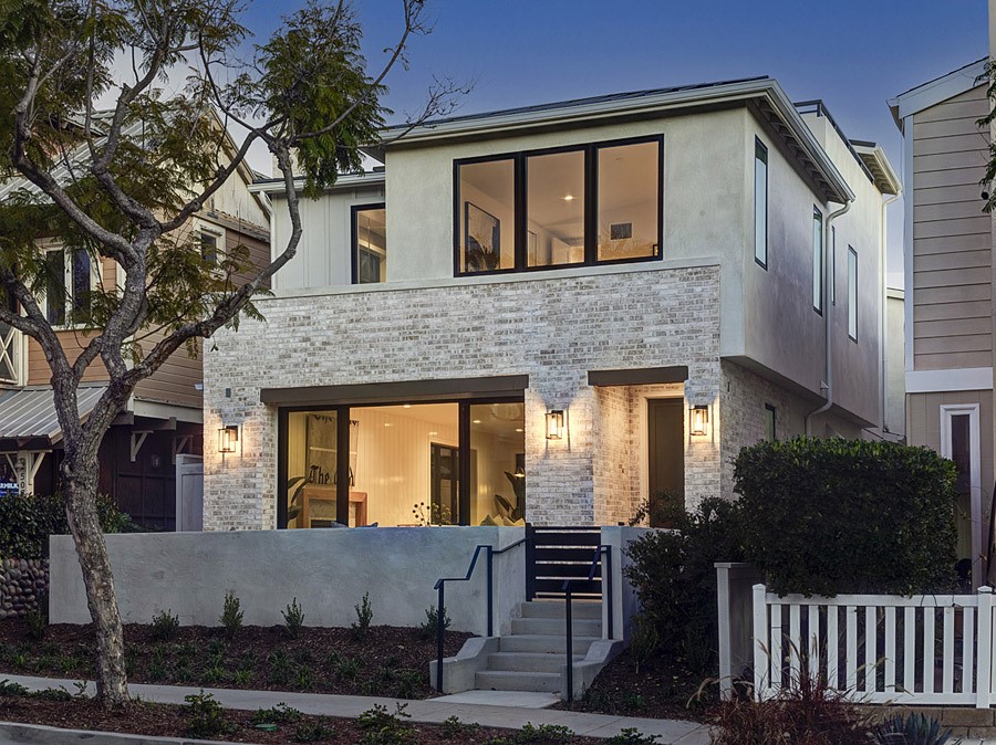 Detail Gallery Image 1 of 1 For 504 Acacia Ave, Corona Del Mar,  CA 92625 - 4 Beds | 4/2 Baths