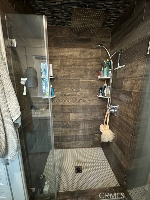 1355 N Gordon Street, Pomona CA: https://media.crmls.org/medias/64f0916d-98be-48ad-bc5f-cd25ec84895e.jpg