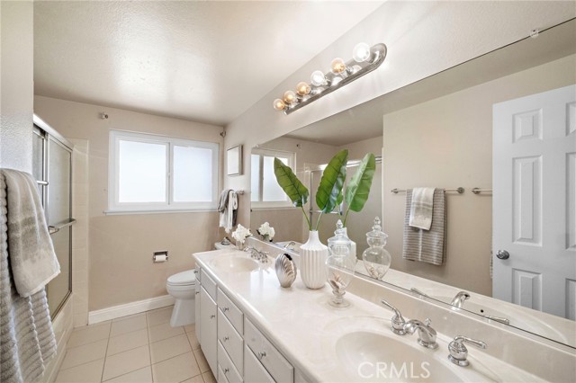 18452 Tamarind Street, Fountain Valley CA: https://media.crmls.org/medias/64f151ff-4949-41f0-966e-e98fbb4cd065.jpg