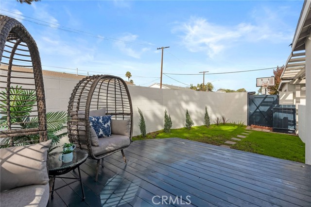 1301 11th Street, Manhattan Beach, California 90266, 3 Bedrooms Bedrooms, ,1 BathroomBathrooms,Residential,Sold,11th Street,SB21234475