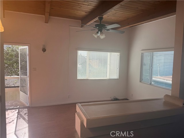 Detail Gallery Image 9 of 9 For 1943 Loma Dr, Hermosa Beach,  CA 90366 - 2 Beds | 1 Baths