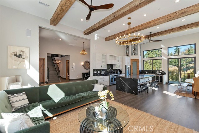 Detail Gallery Image 12 of 73 For 1224 Wolf Creek Ct, Big Bear Lake,  CA 92315 - 6 Beds | 4/1 Baths