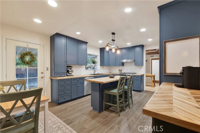 Detail Gallery Image 8 of 27 For 3039 Country Ln, Simi Valley,  CA 93063 - 5 Beds | 4 Baths