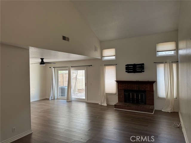 Detail Gallery Image 2 of 20 For 2035 Cobblefield Way, Glendora,  CA 91740 - 3 Beds | 3 Baths