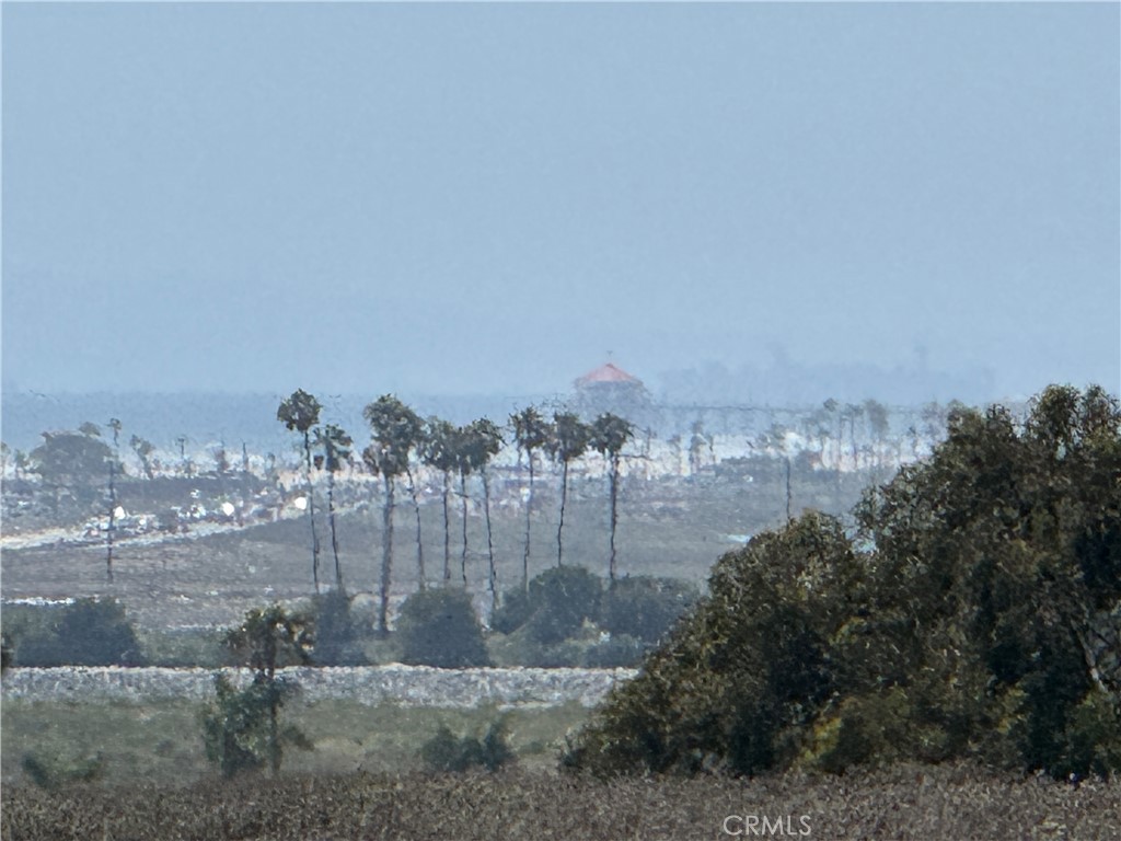 https://media.crmls.org/medias/64f4359b-fb08-48ad-9b15-f3fd1d4be578.jpg?preset=X-Large