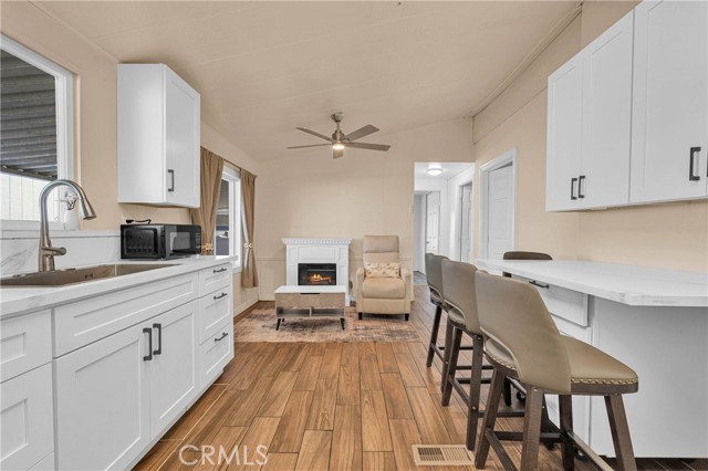 Detail Gallery Image 3 of 6 For 205 Duchess Lane, Santa Ana,  CA 92704 - 4 Beds | 2 Baths