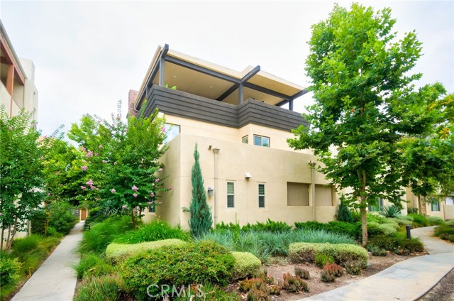 320 Magnet, Irvine CA: https://media.crmls.org/medias/64f50182-4fe2-4455-89cc-d50d73fc4fee.jpg