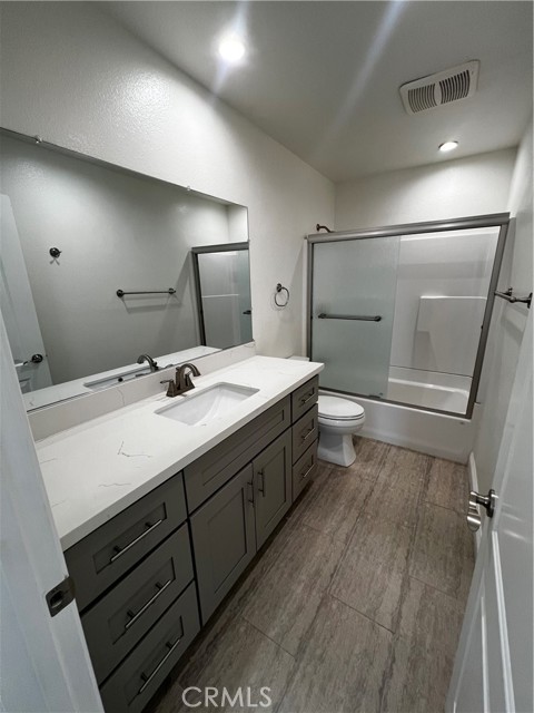 18511 Mayall Street, Northridge CA: https://media.crmls.org/medias/64f51305-0599-4728-87eb-8825e420e9b4.jpg