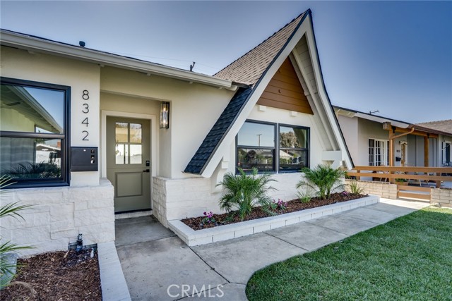 Detail Gallery Image 5 of 36 For 8342 Friesland Dr, Huntington Beach,  CA 92647 - 3 Beds | 2 Baths