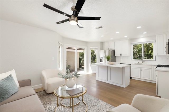 226 Greenmoor, Irvine CA: https://media.crmls.org/medias/64f56c35-183f-4b9d-a4b3-dbc168d3fa5c.jpg