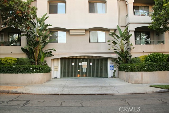 555 Maine Avenue, Long Beach CA: https://media.crmls.org/medias/64f5a7a3-7ce8-479e-80b0-51764b3ebc3e.jpg