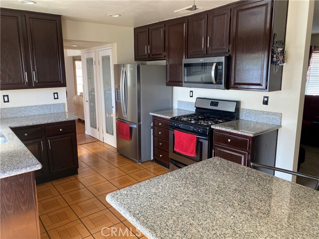 Detail Gallery Image 15 of 58 For 10691 Hill Grass Dr, Moreno Valley,  CA 92557 - 3 Beds | 2/1 Baths