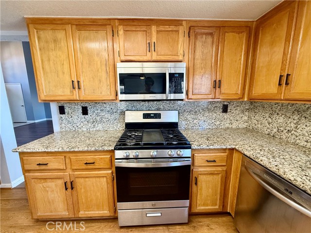 Detail Gallery Image 6 of 39 For 27470 Bolandra Ct, Temecula,  CA 92591 - 4 Beds | 2/1 Baths