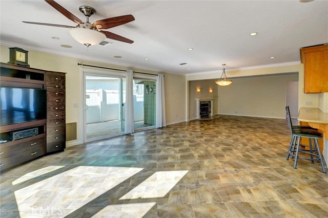 Detail Gallery Image 10 of 31 For 17068 Celtic, Granada Hills,  CA 91344 - 3 Beds | 2 Baths