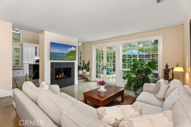 Detail Gallery Image 13 of 45 For 631 Brocton Ct #101,  Long Beach,  CA 90803 - 3 Beds | 2/1 Baths