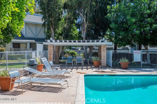 Detail Gallery Image 39 of 42 For 18452 Lemarsh St #48,  Northridge,  CA 91325 - 2 Beds | 3 Baths