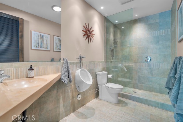 1 Crestwind Drive, Rancho Palos Verdes CA: https://media.crmls.org/medias/64f82dbe-8857-4322-9d50-97a8287745b7.jpg