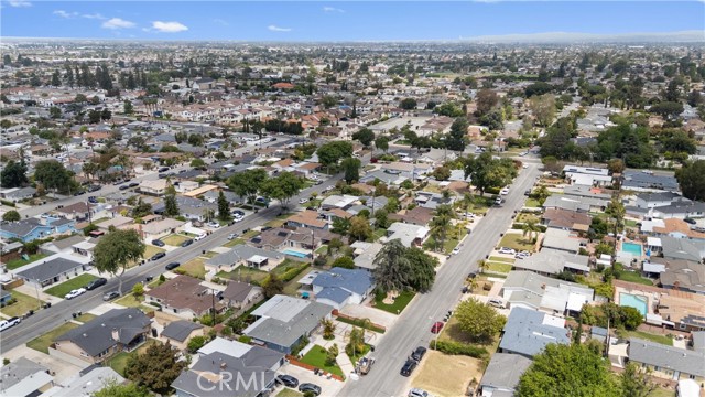 12611 Loraleen Street, Garden Grove CA: https://media.crmls.org/medias/64f872a2-698d-4549-8f00-87f28e10a1b1.jpg