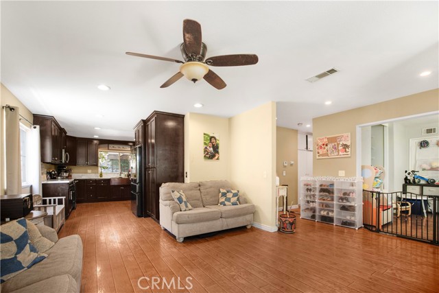 Detail Gallery Image 8 of 41 For 10330 Orange St, Rancho Cucamonga,  CA 91737 - 4 Beds | 2 Baths