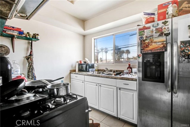 11258 Ohio Avenue, Los Angeles CA: https://media.crmls.org/medias/64f8e8a5-0b35-4cf8-ac77-2d8ef6e96f59.jpg